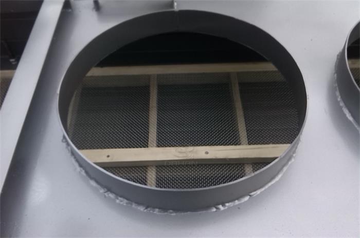 風(fēng)冷式直線(xiàn)振動(dòng)篩細(xì)節(jié)