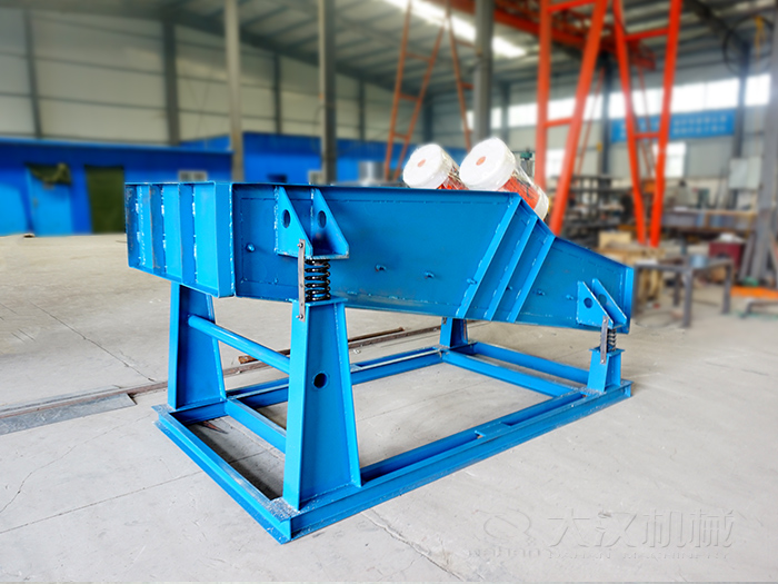 大型振動篩主要是用來篩分煤礦，礦石一些大型的篩分場地中。